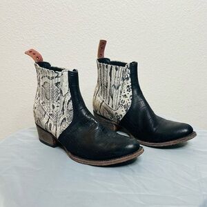 Stylish Freebird Black and Cream Ankle Boots